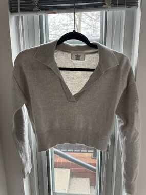 Wilfred Gray Collared V-Neck Cropped Merino Wool Sweater